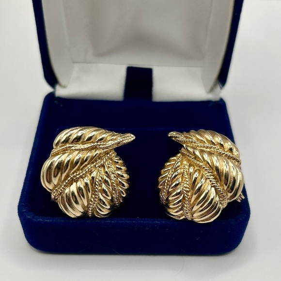 Monet Jewelry - Monet Vintage 10k Gold Textured Shell Clip On Earrings​​​
